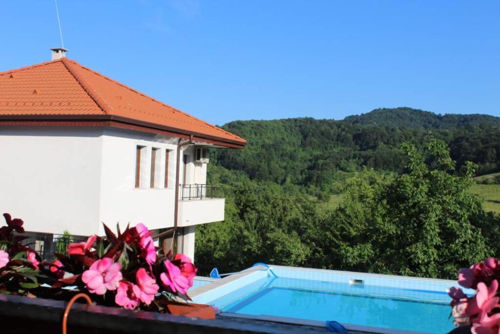 Бадевски Рай- Къща София Veliko Tărnovo Exterior foto