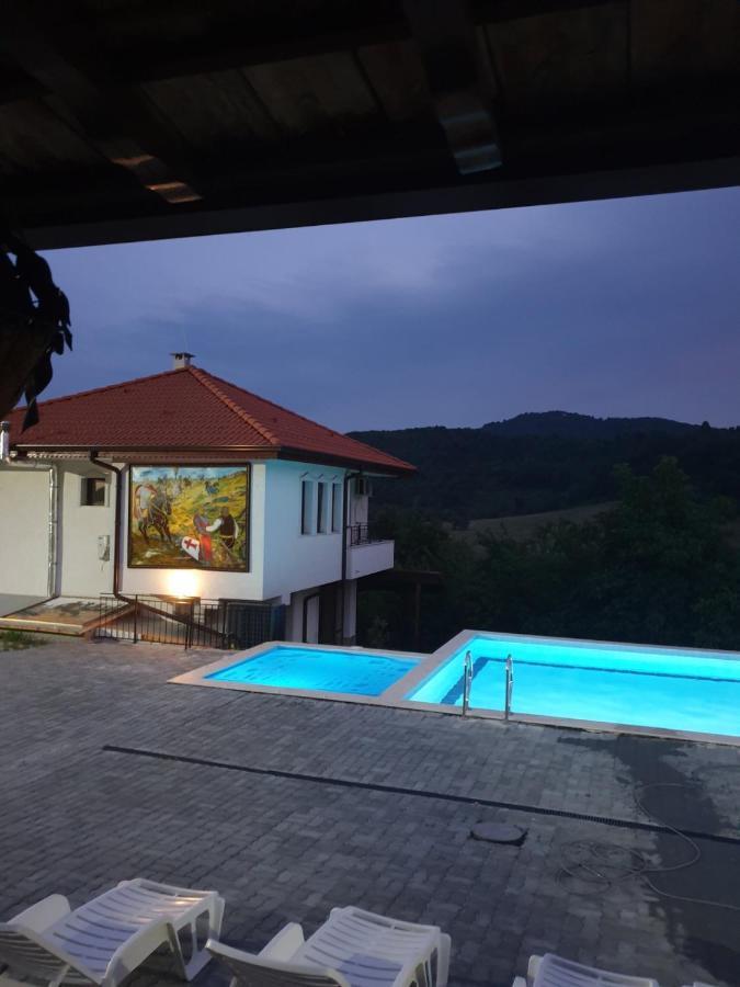 Бадевски Рай- Къща София Veliko Tărnovo Exterior foto